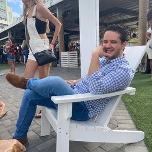 Meet your Posher, Manuel